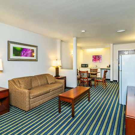 מוס ג'או Comfort Inn & Suites מראה חיצוני תמונה