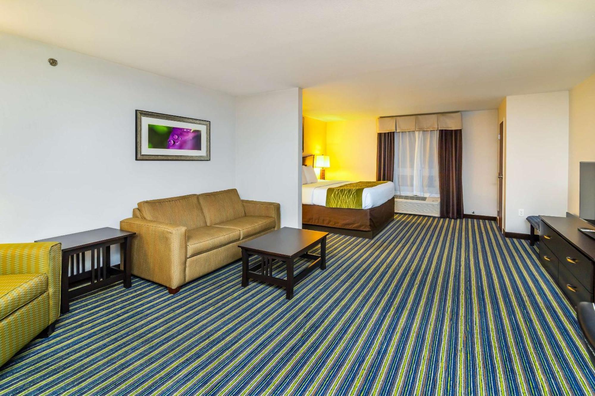 מוס ג'או Comfort Inn & Suites מראה חיצוני תמונה