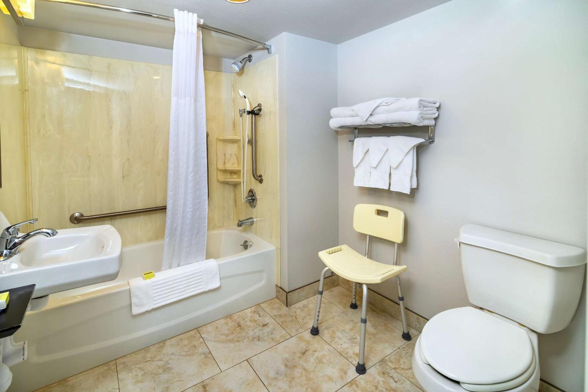 מוס ג'או Comfort Inn & Suites מראה חיצוני תמונה