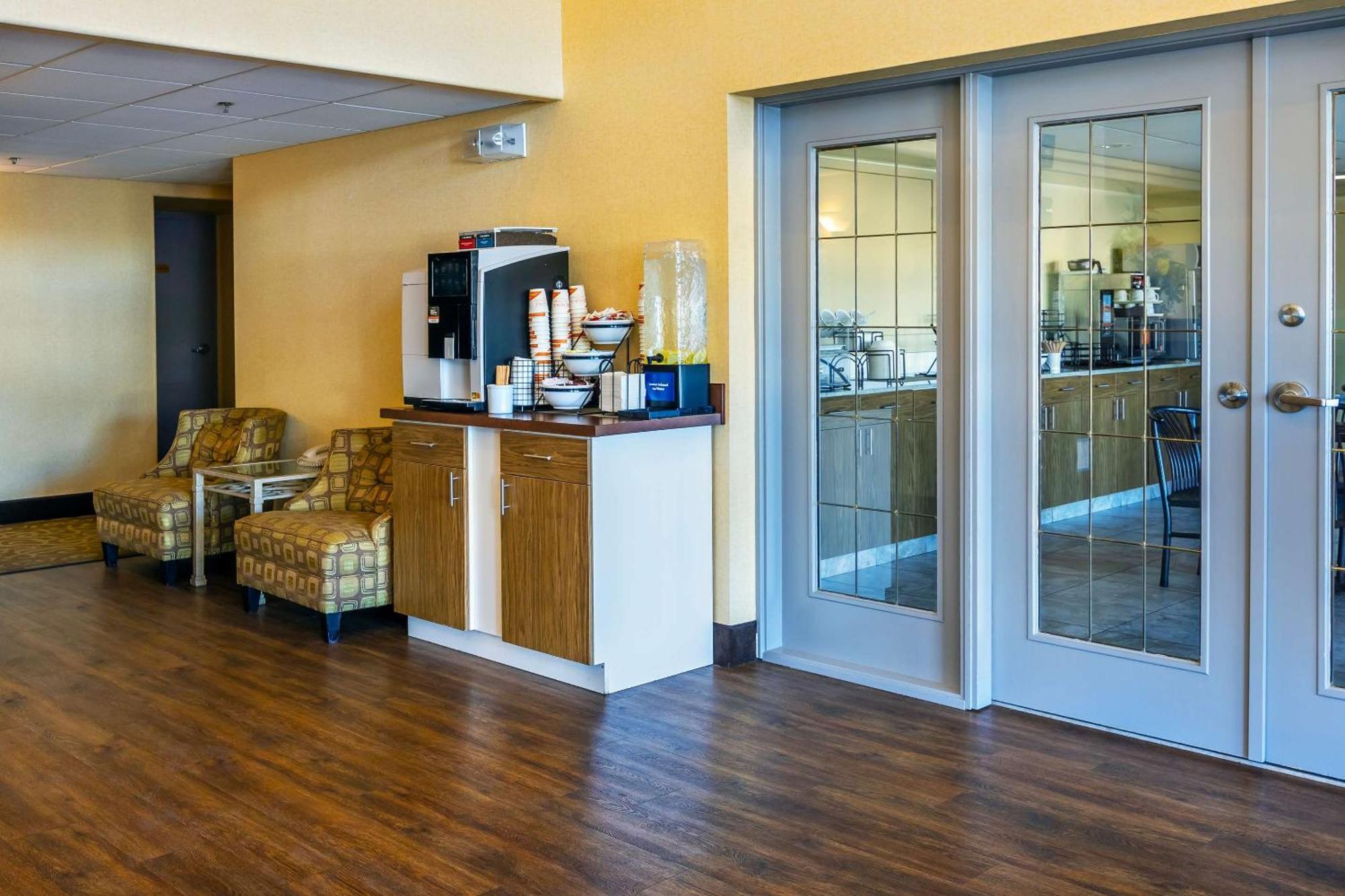 מוס ג'או Comfort Inn & Suites מראה חיצוני תמונה